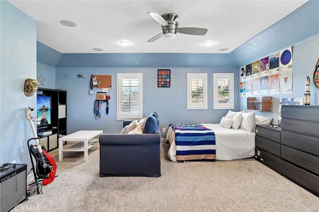 33380 Scarborough Ln, Temecula, CA 92592