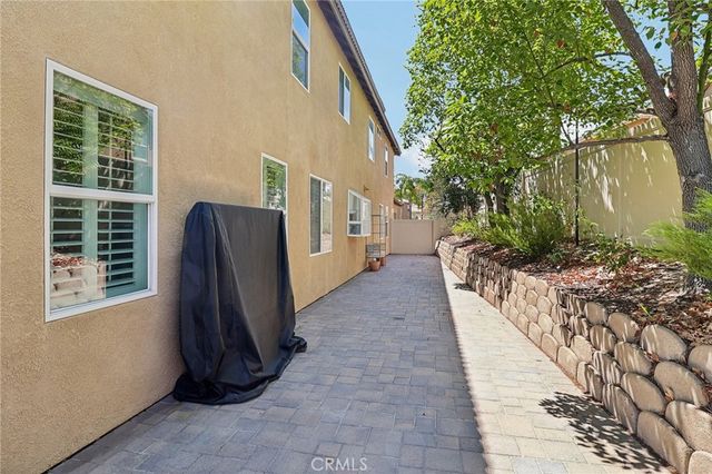 33380 Scarborough Ln, Temecula, CA 92592