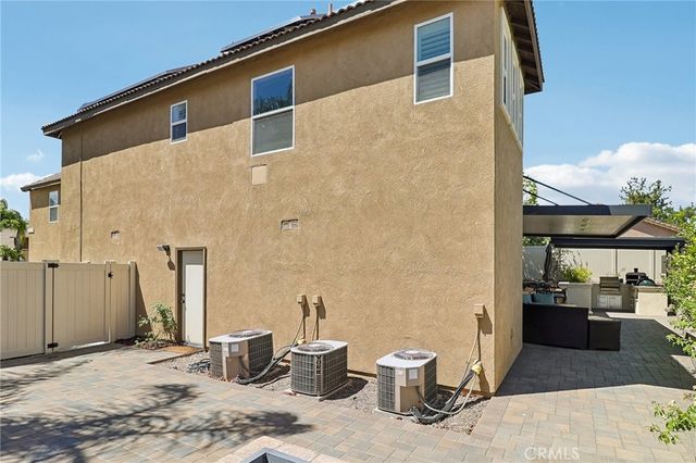 33380 Scarborough Ln, Temecula, CA 92592
