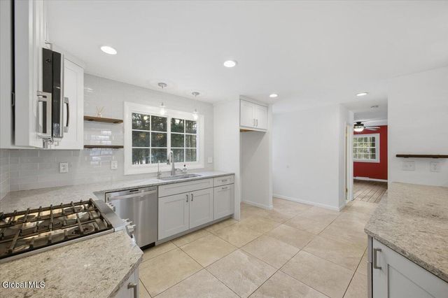 7 Fairway Lane, Clifton Park, NY 12148