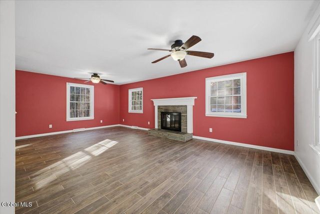 7 Fairway Lane, Clifton Park, NY 12148