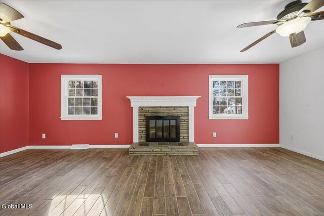 7 Fairway Lane, Clifton Park, NY 12148