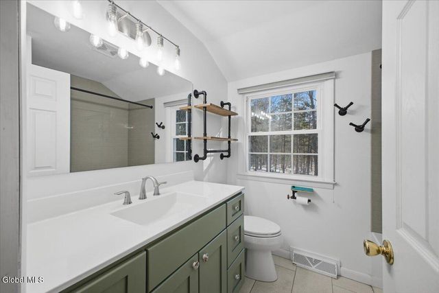 7 Fairway Lane, Clifton Park, NY 12148