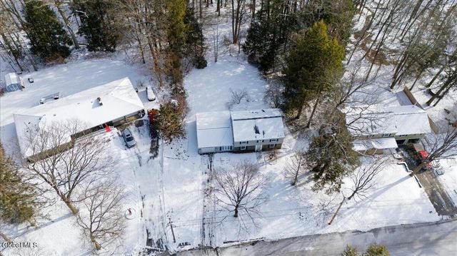 7 Fairway Lane, Clifton Park, NY 12148