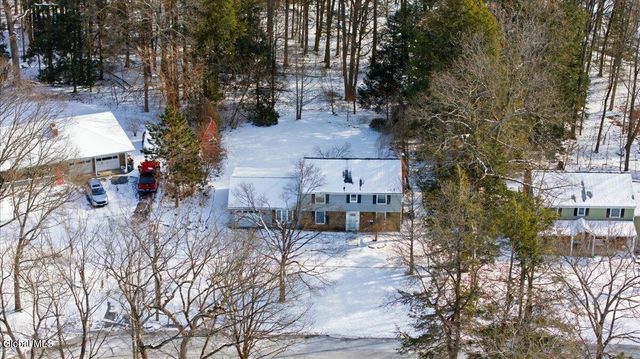 7 Fairway Lane, Clifton Park, NY 12148