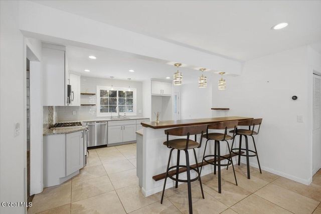 7 Fairway Lane, Clifton Park, NY 12148