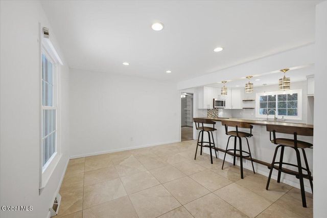 7 Fairway Lane, Clifton Park, NY 12148