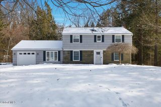 7 Fairway Lane, Clifton Park, NY 12148