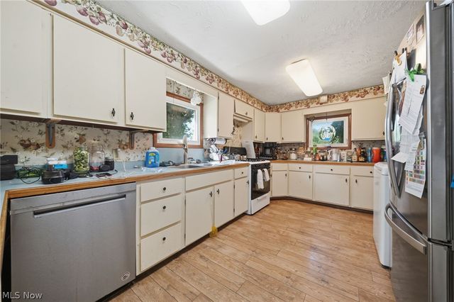 5582 S Ridge Road, Madison, OH 44057