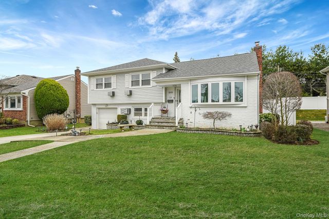 2626 Burro Lane, East Meadow, NY 11554