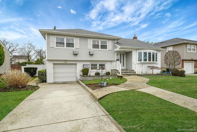 2626 Burro Lane, East Meadow, NY 11554