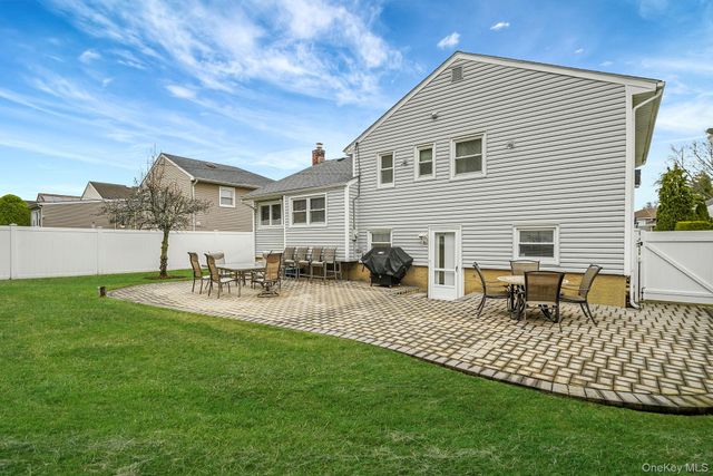 2626 Burro Lane, East Meadow, NY 11554