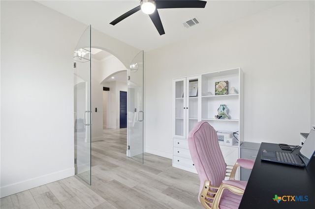 105 Laumaia Lane, Bastrop, TX 78602