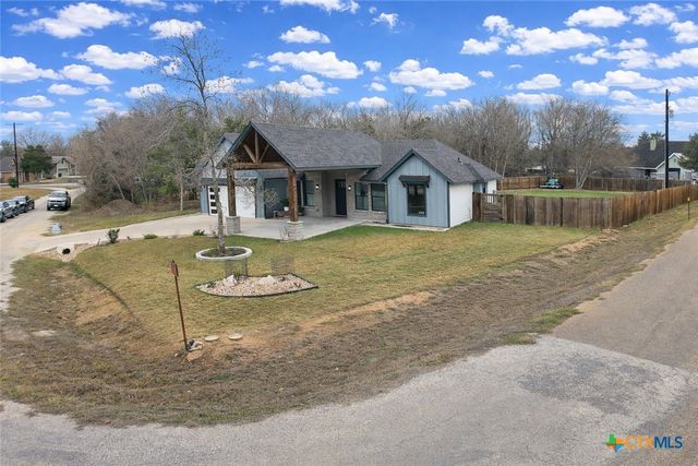105 Laumaia Lane, Bastrop, TX 78602
