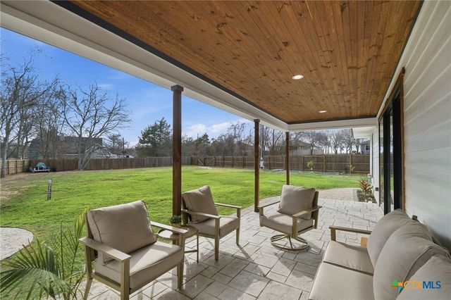 105 Laumaia Lane, Bastrop, TX 78602