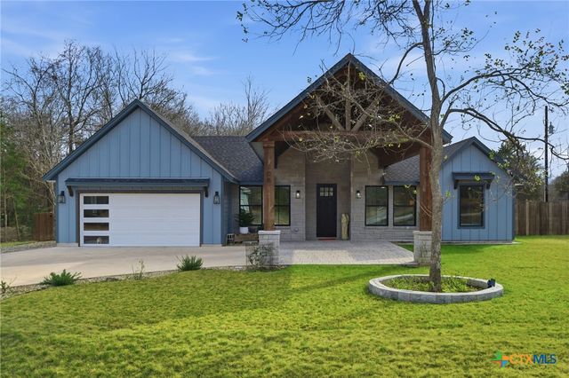 105 Laumaia Lane, Bastrop, TX 78602