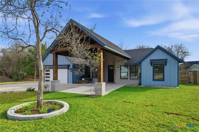 105 Laumaia Lane, Bastrop, TX 78602