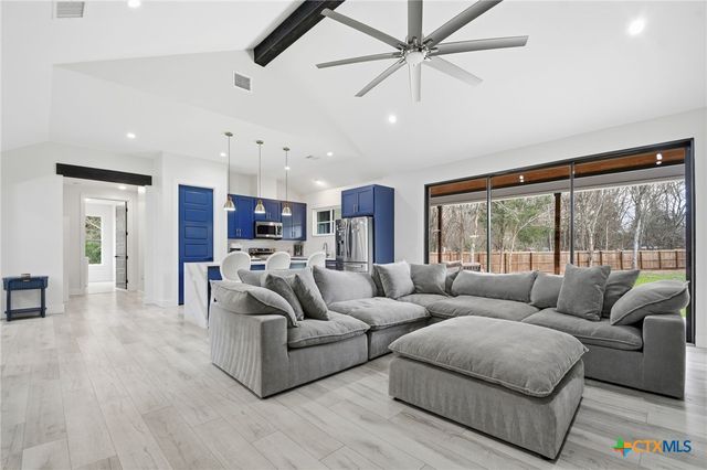 105 Laumaia Lane, Bastrop, TX 78602