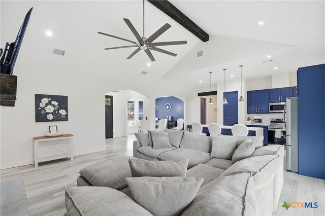 105 Laumaia Lane, Bastrop, TX 78602