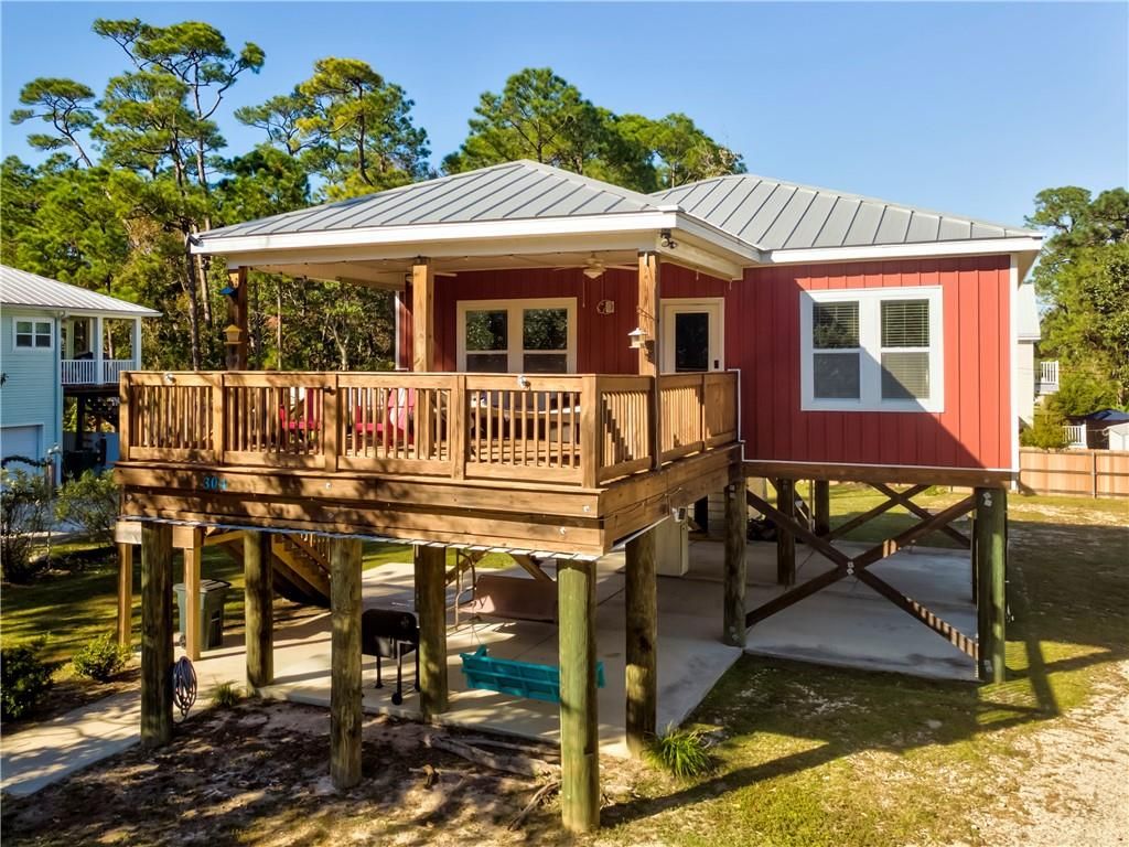 304 Bienville Boulevard, Dauphin Island, AL 36528 — exterior