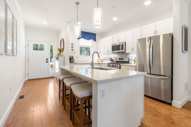 7 E Dexter Ave 38, Woburn, MA 01801