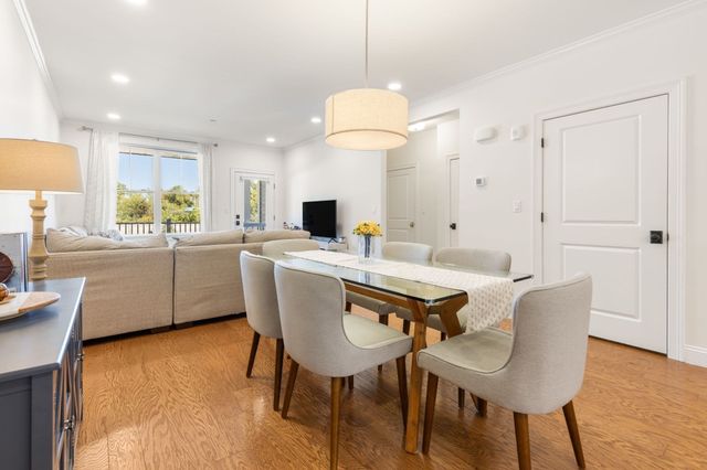7 E Dexter Ave 38, Woburn, MA 01801