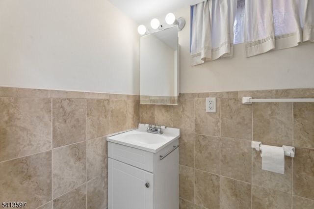 185 Park Ave, Passaic City, NJ 07055