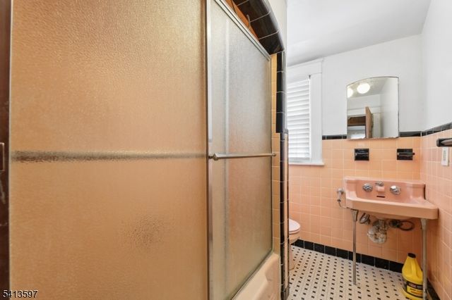 185 Park Ave, Passaic City, NJ 07055