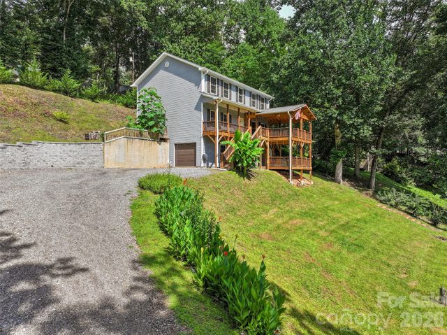 133 Shadow Oak Lane, Clyde, NC 28721