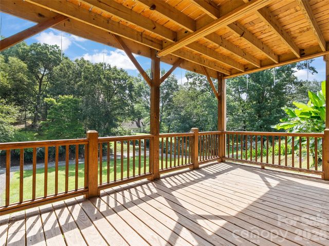 133 Shadow Oak Lane, Clyde, NC 28721