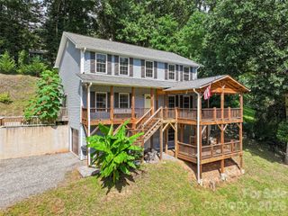 133 Shadow Oak Lane, Clyde, NC 28721