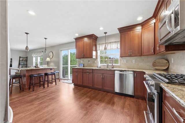 2225 Watchfield Dr, South Park, PA 15129