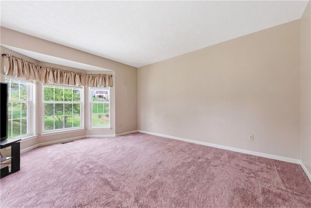 2225 Watchfield Dr, South Park, PA 15129