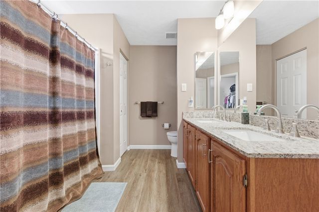 2225 Watchfield Dr, South Park, PA 15129