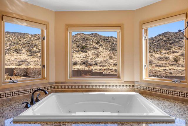 1524 Tejana Mesa Place NE, Albuquerque, NM 87112