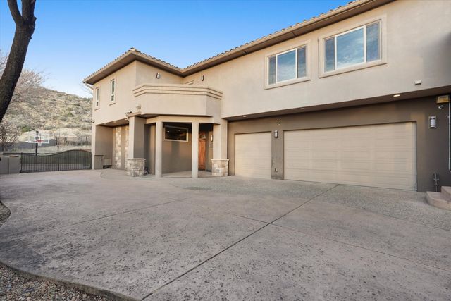 1524 Tejana Mesa Place NE, Albuquerque, NM 87112