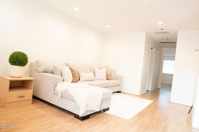 6727 Wordsworth Way, Ventura, CA 93003
