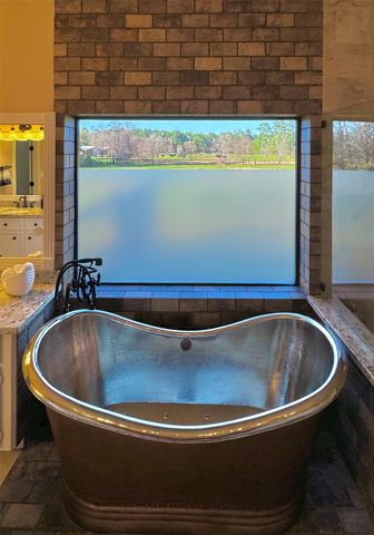 15216 Saddlewood Drive, Conroe, TX 77384