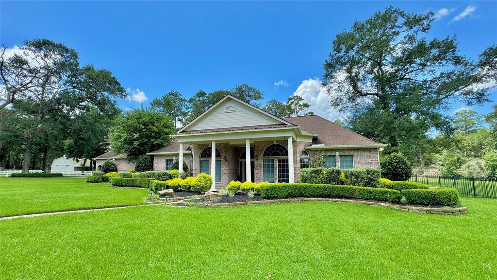 15216 Saddlewood Drive, Conroe, TX 77384