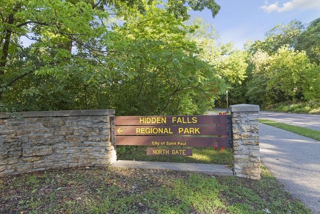 896 Mississippi River Boulevard S, Saint Paul, MN 55116