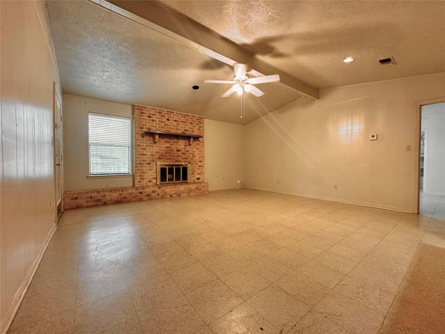 1822 Willow Bend, Wharton, TX 77488