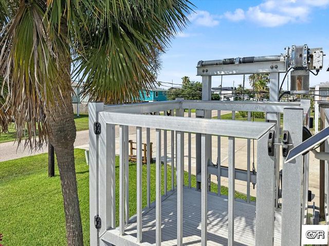 16502 Jamaica Inn Road, Jamaica Beach, TX 77554