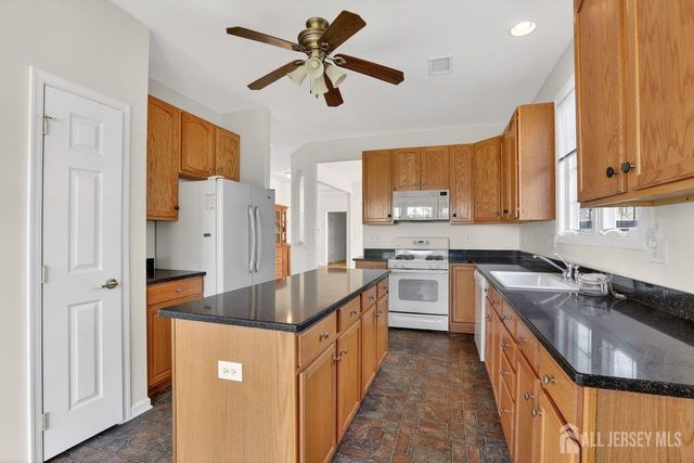 110 Ridgway Drive, Bordentown Twp, NJ 08505