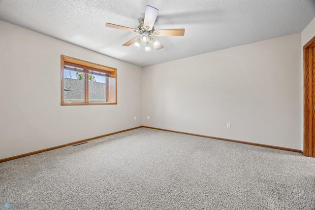 2812 Wheatland Drive S, Fargo, ND 58103