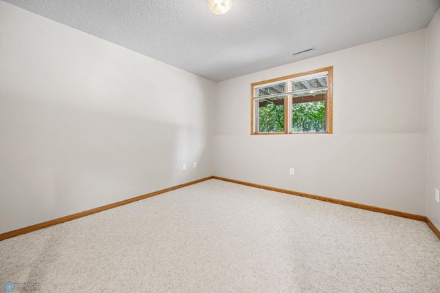 2812 Wheatland Drive S, Fargo, ND 58103