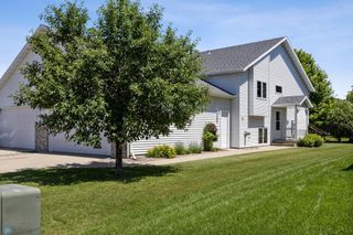 2812 Wheatland Drive S, Fargo, ND 58103
