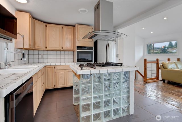 2356 S Angeline Street, Seattle, WA 98108