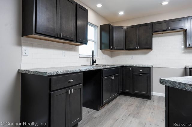 1047 39th Street, Port Huron Charter Township, MI 48060