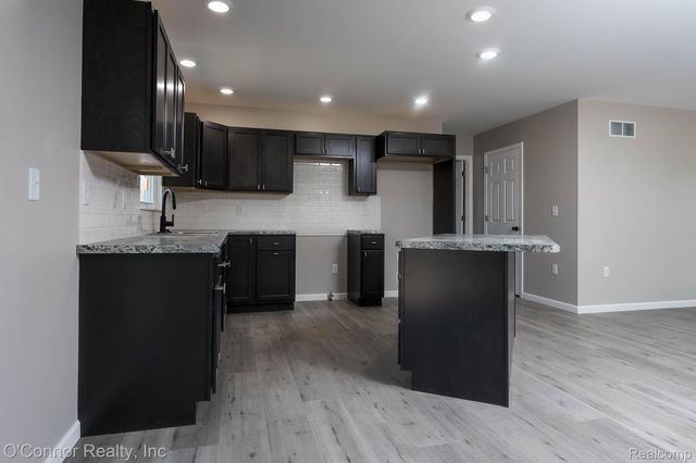 1047 39th Street, Port Huron Charter Township, MI 48060