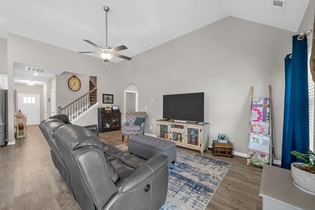 430 Clayton Ct, Pleasant View, TN 37146
